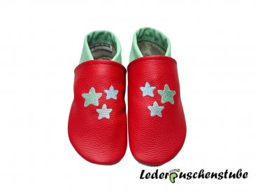 Lederpuschen rot-mitn mit Stickerei 3 kleine Sterne babyblau-mint-grau